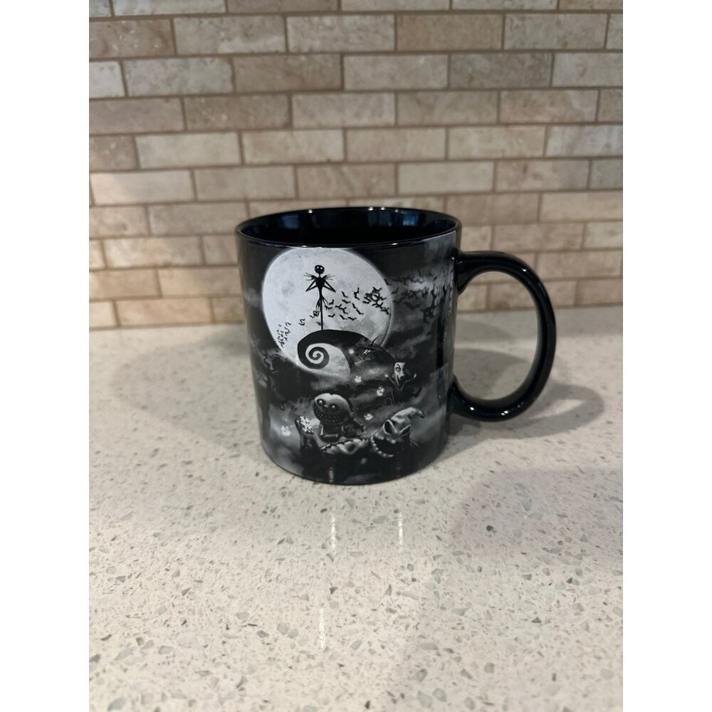 Disneys The Nightmare Before Christmas Tim Burtons 20oz LG coffee mug